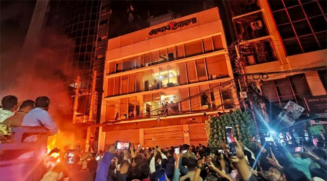 প্রথম আলো ও ডেইলি স্টারের সব কার্যক্রম বন্ধ হয়ে গেছে