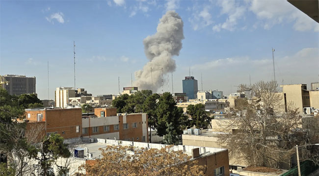 খামেনির কার্যালয়ের সামনে বিস্ফোরণ