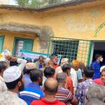 ভিজিএফ চাল বিতরণে জনপ্রতি ১০০ টাকা আদায়ের অভিযোগ, জেলেদের বিক্ষোভ