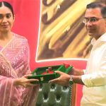 স্বাধীনতা পুরস্কার প্রাপ্তদের হাতে পদক তুলে দিলেন প্রধানমন্ত্রী