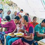 মসজিদে পাঁচ ওয়াক্ত নামাজ পড়লেই তিন বেলা খাবার ফ্রি