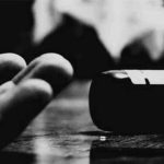 বিয়ের পর বাবার বাড়িতে ফিরে প্রেমিকের সঙ্গে তরুণীর বিষপান