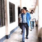 পতাকা ঢাকা গাড়ি, ছিল না প্রোটোকল হঠাৎ কেন্দ্রে শিক্ষামন্ত্রী