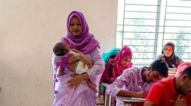 কক্ষ পরিদর্শকের কোলে বাচ্চা, নির্বিঘ্নে পরীক্ষা দিলেন মা