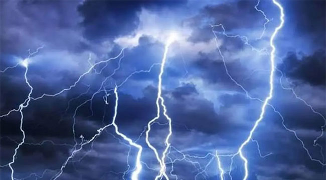 পটুয়াখালীতে বজ্রপাতে প্রাণ গেল ৪ জনের, অর্ধশতাধিক গরুর মৃত্যু