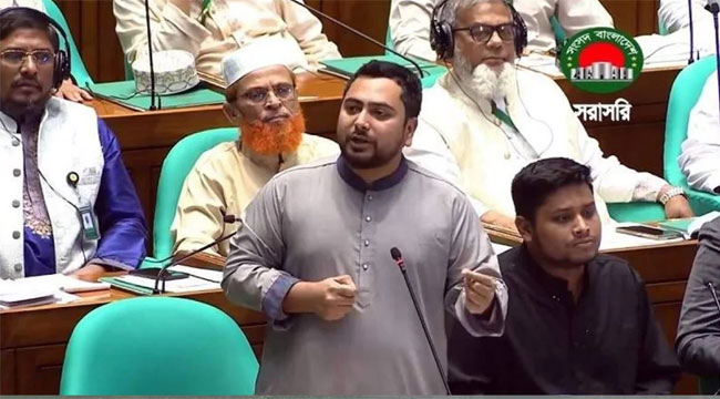 ঢাবি সাংবাদিকদের ওপর হামলায় মামলা নেয়নি পুলিশ, ব্যাখ্যা চাইলেন নাহিদ