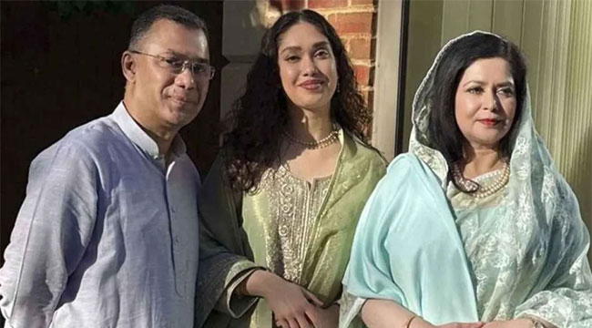 সপরিবারে ‘বনলতা এক্সপ্রেস’ সিনেমা দেখতে গেলেন প্রধানমন্ত্রী