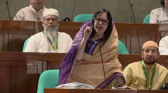 নারী এমপিদের নিয়ে কুৎসিত বক্তব্যের বিচার চাইলেন রুমিন ফারহানা