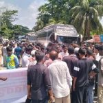 ভ্যান চালক মঞ্জু হত্যার বিচার দাবিতে ঢাকা-বরিশাল মহাসড়ক অবরোধ