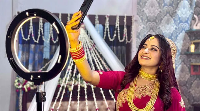 ঈদে বিটিভিতে ‘টিকটক বউ’