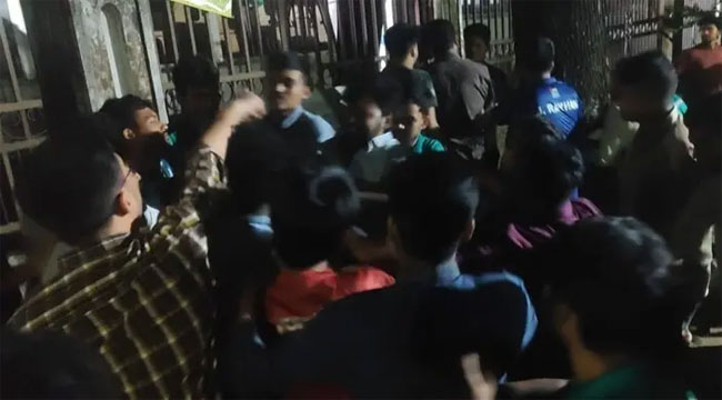ঢাবির মুহসীন হলে ছাত্রদল-শিবির উত্তেজনা