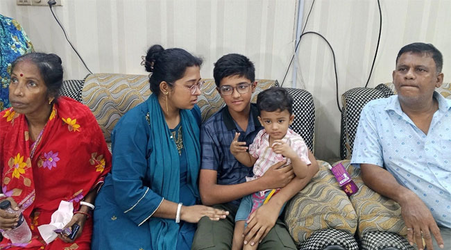 ৬ দিন পর মায়ের কোলে ফিরেছে নিখোঁজ সৌরভ