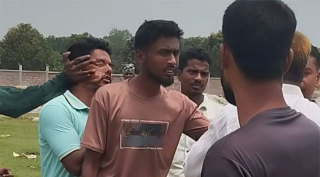 স্টেডিয়াম নির্মাণকাজের ঠিকাদারকে থাপ্পড় মারলেন ছাত্রদল কর্মী