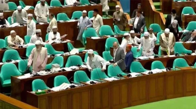 তিন কারণে সংসদ অধিবেশন থেকে বিরোধী দলের ওয়াকআউট