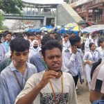 শিক্ষা ভবন ‘ঘেরাওয়ে’ সায়েন্সল্যাব থেকে মিছিল বের করলেন শিক্ষার্থীরা