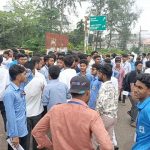 বরিশালে এইচএসসি পরীক্ষার্থীদের বিক্ষোভ, মহাসড়ক অবরোধ