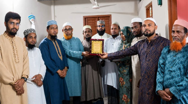 উচ্চশিক্ষায় যুক্তরাষ্ট্র যাত্রা : কৃতি শিক্ষার্থীকে মোয়াজ্জেম হাওলাদারের শুভেচ্ছা