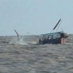 ট্রলারডুবির তিন দিন পরও নিখোঁজ ৬ জেলে