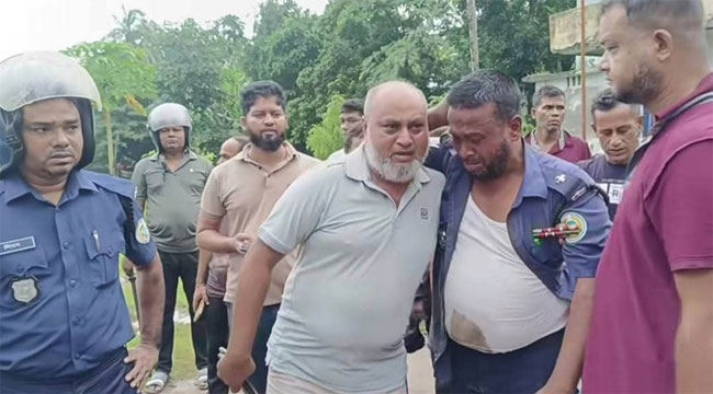 আগৈলঝাড়ায় আসামির মৃত্যুর গুজব ছড়িয়ে থানায় হামলা-ভাঙচুর