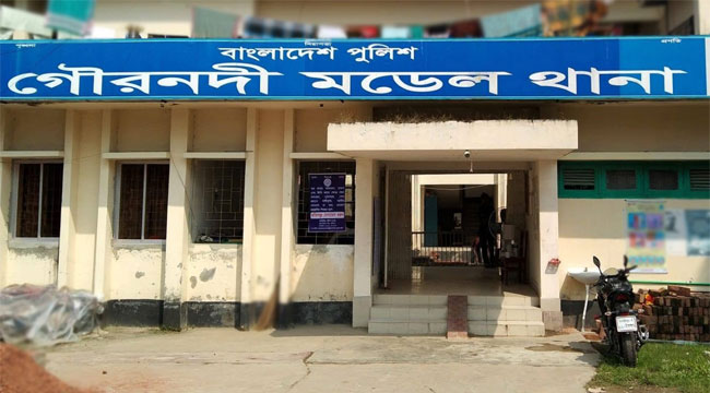 গৌরনদীতে মাদরাসা শিক্ষককে বেঁধে বাসায় ডাকাতি