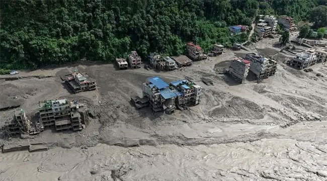 এখনো নিখোঁজ ৫৭৯, নেপালে আকস্মিক এই বন্যার কারণ কী