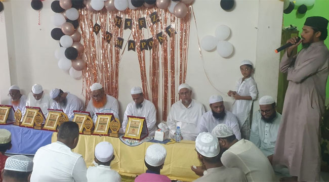 ‎পিরোজপুর দারুল হিকমাহ মহিলা মাদরাসায় হেফজ সমাপনী ও কৃতি ছাত্রী সংবর্ধনা