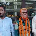 জামিনে মুক্ত মাদক মামলার আসামিকে ফুল দি‌য়ে বরণ কর‌লেন বিএনপি নেতা