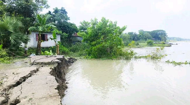 সুগন্ধার ভয়াল থাবা, হুমকির মুখে বাবুগঞ্জ বাজার