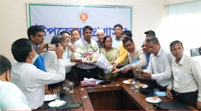 আগৈলঝাড়ায় মাধ্যমিক শিক্ষক সমিতির সঙ্গে ইউএনওর মতবিনিময়