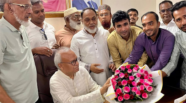 বিএনপির ভারপ্রাপ্ত মহাসচিবকে পিরোজপুর জেলা নেতৃবৃন্দের ফুলেল শুভেচ্ছা