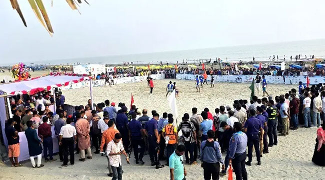 নয় বছর পর কুয়াকাটায় পর্যটন কার্নিভাল, উদ্বোধনী দিনেই পর্যটকদের ঢল