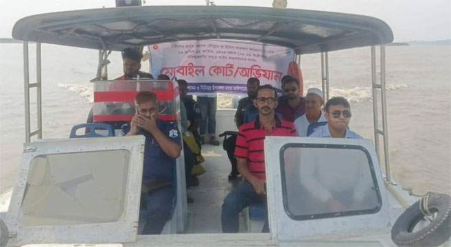 হিজলায় মা ইলিশ সংরক্ষণে মেঘনা নদীতে যৌথ অভিযান