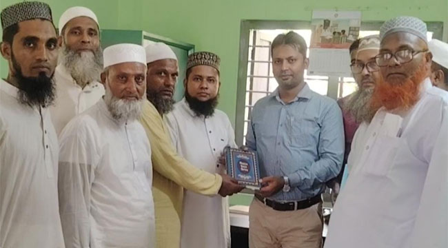 নলচিড়া ইউপির নবনিযুক্ত প্রশাসকের সঙ্গে জামায়াত নেতৃবৃন্দের শুভেচ্ছা বিনিময়