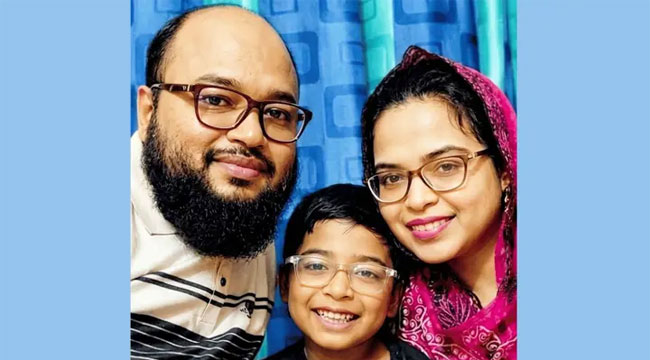 টুপটুপ রিসোর্টে আগুন: স্ত্রী-সন্তান হারিয়ে বাকরুদ্ধ বরিশালের নূর আলম